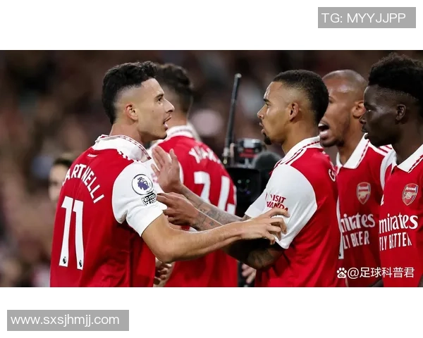 美国记者深入采访足球明星探讨职业生涯与个人生活的精彩瞬间